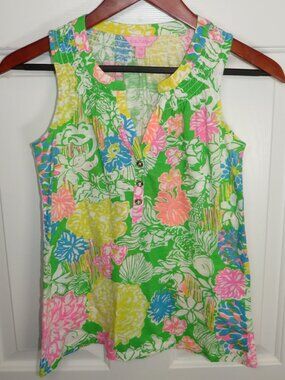 Lilly Pulitzer Essie Hibiscus Stroll Smocked Split Neck Button Top Size XXS
